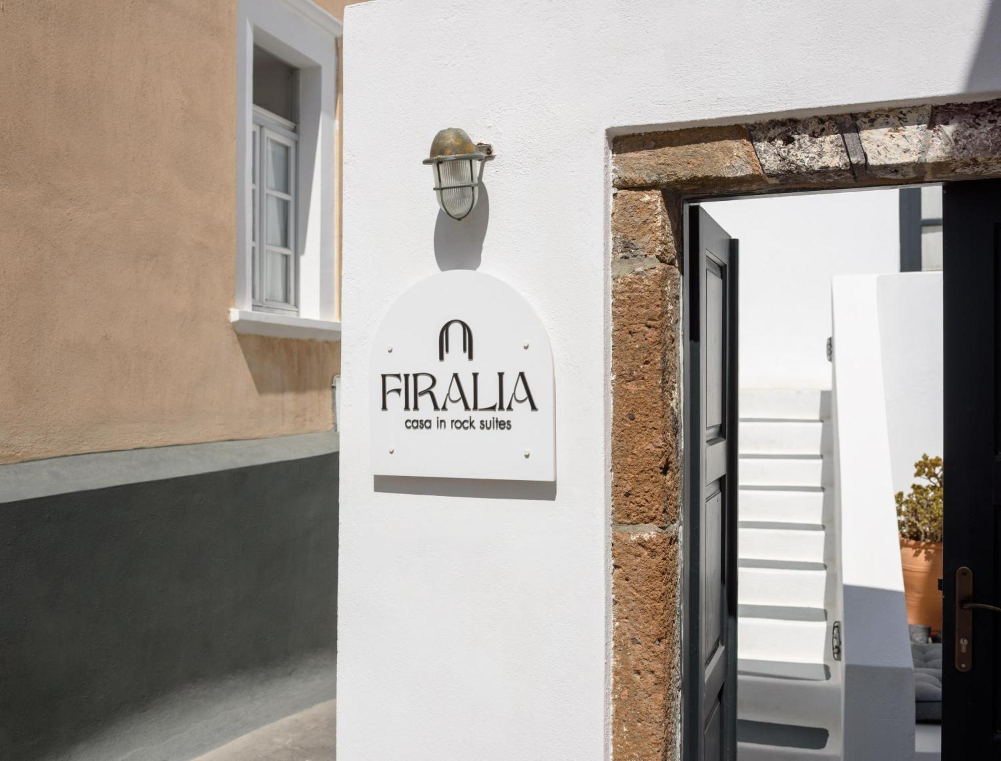 Firalia, Casa In Rock Suites Kültér fotó