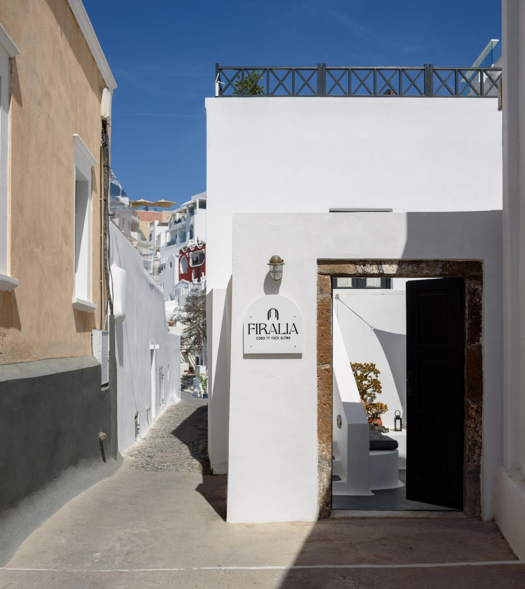 Firalia, Casa In Rock Suites Kültér fotó