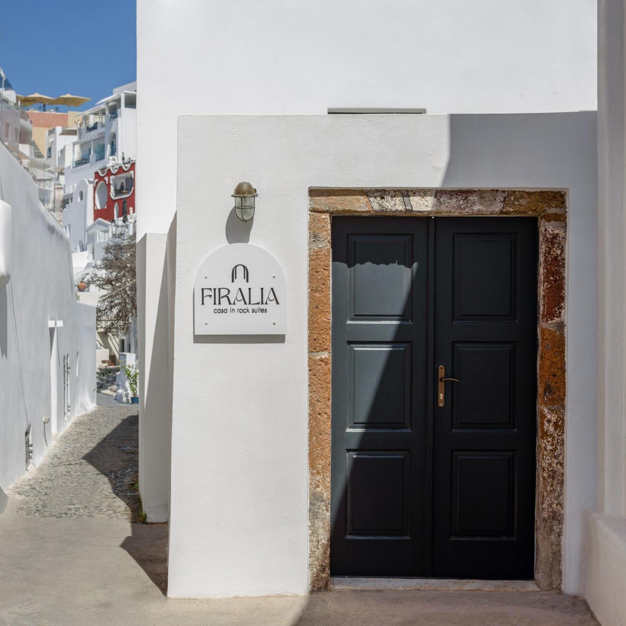 Firalia, Casa In Rock Suites Kültér fotó